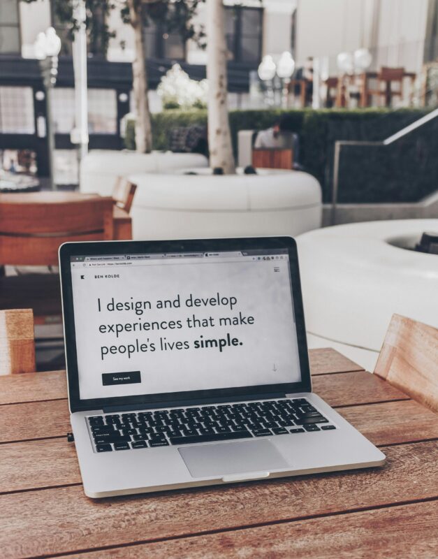 Combien coûte vraiment un site internet ? 1 ben kolde bs2Ba7t69mM unsplash